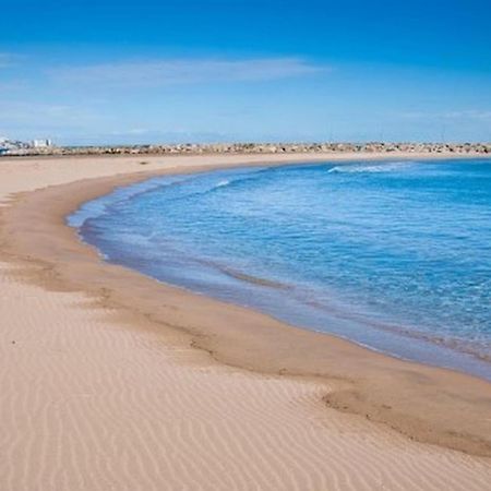 Vacansis Habitaciones De Hostal A Primera Linea De Playa En กูลเญรา ภายนอก รูปภาพ