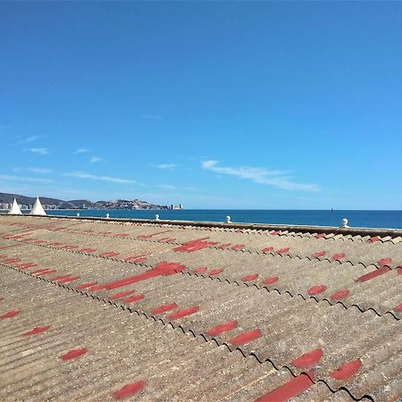 Vacansis Habitaciones De Hostal A Primera Linea De Playa En กูลเญรา ภายนอก รูปภาพ