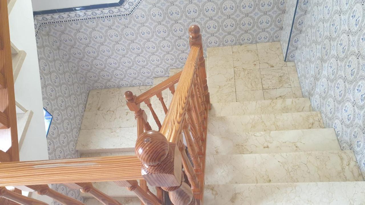 Vacansis Habitaciones De Hostal A Primera Linea De Playa En กูลเญรา ภายนอก รูปภาพ