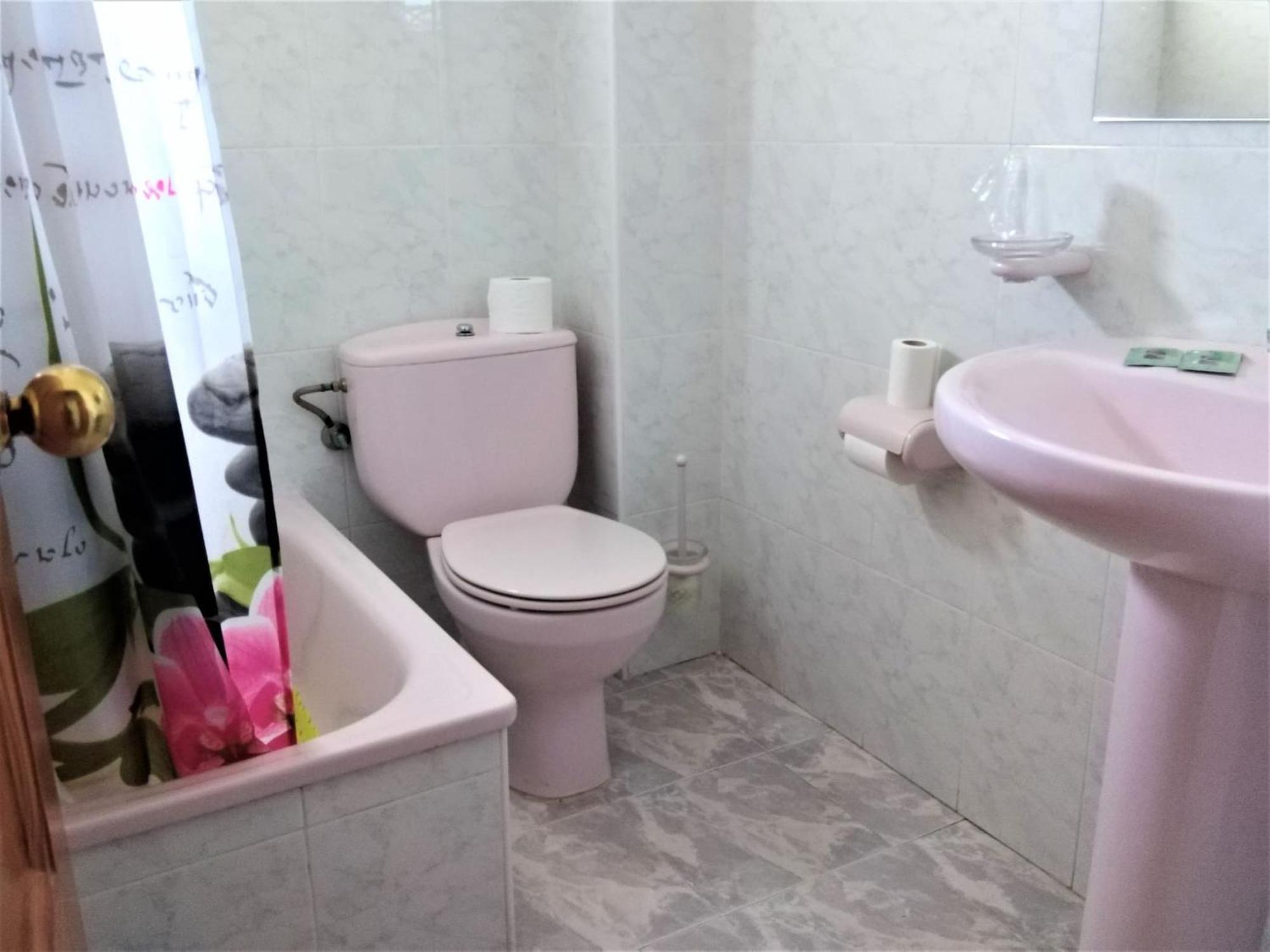 Vacansis Habitaciones De Hostal A Primera Linea De Playa En กูลเญรา ภายนอก รูปภาพ