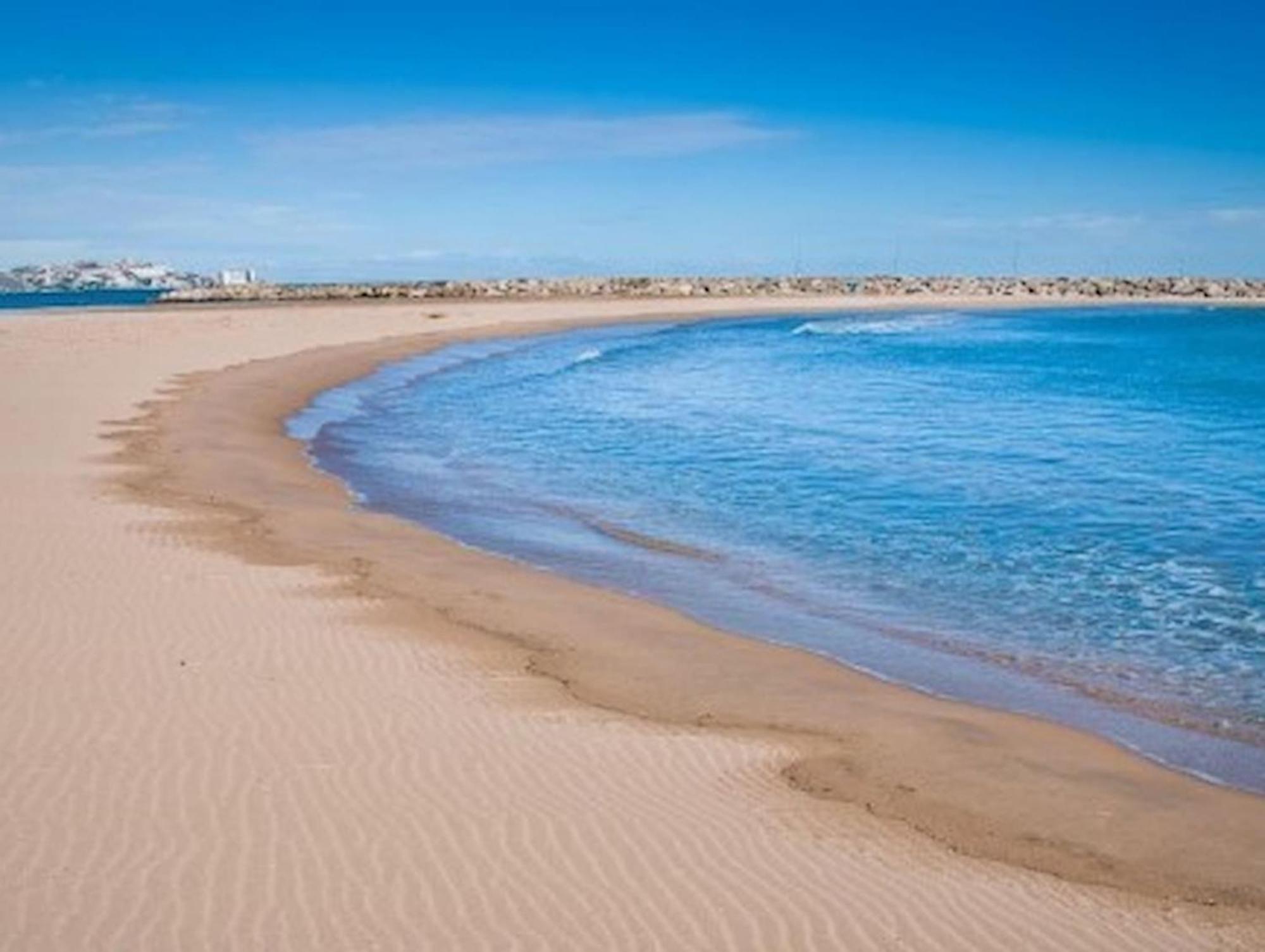 Vacansis Habitaciones De Hostal A Primera Linea De Playa En กูลเญรา ภายนอก รูปภาพ