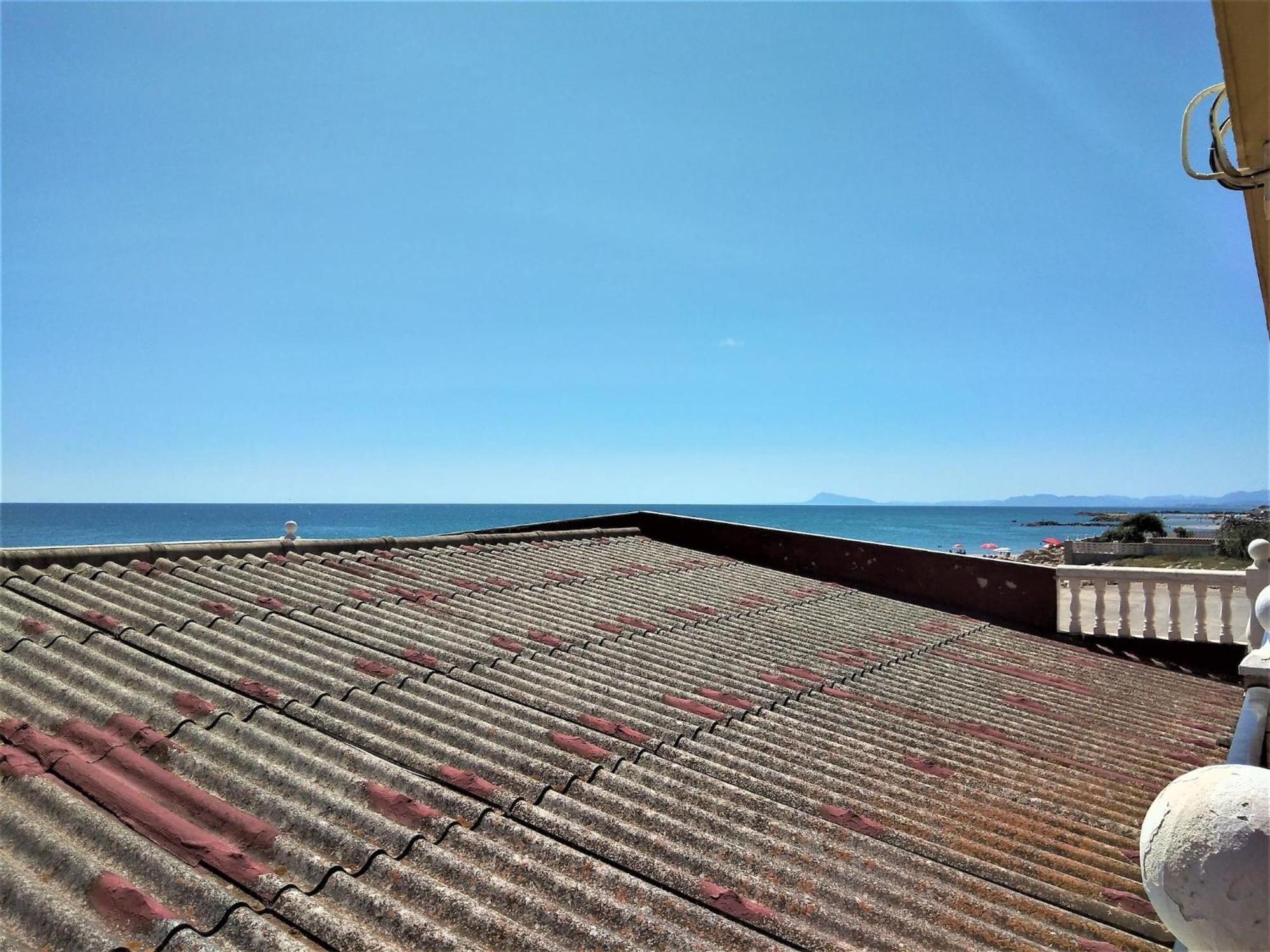 Vacansis Habitaciones De Hostal A Primera Linea De Playa En กูลเญรา ภายนอก รูปภาพ